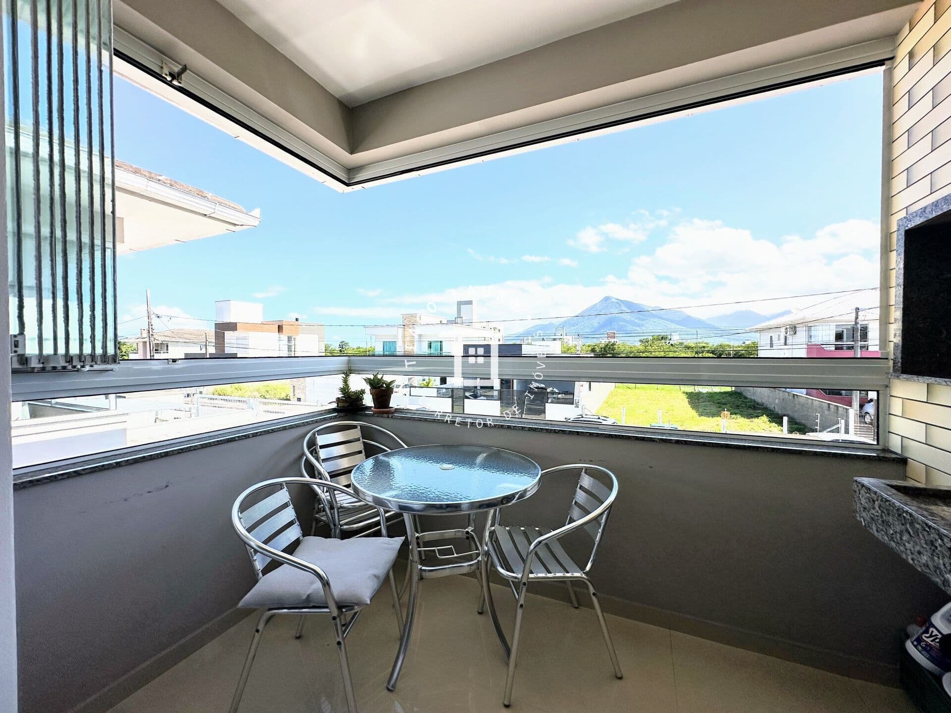 Apartamento Sem Condomínio C/Suíte No Nova Palhoça/SC.