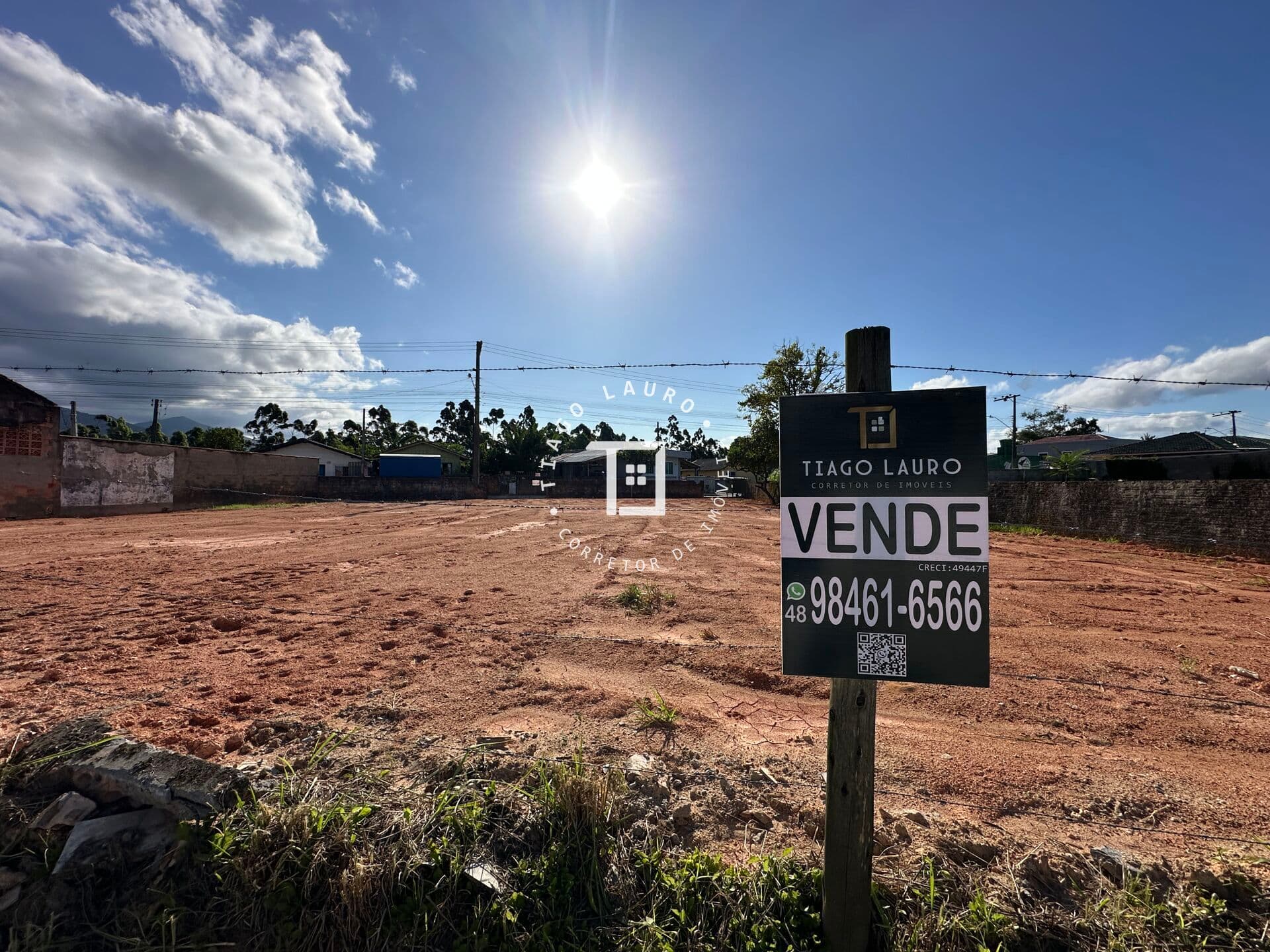 Terreno Comercial e Residencial na Guarda do Cubatão Palhoça-SC.