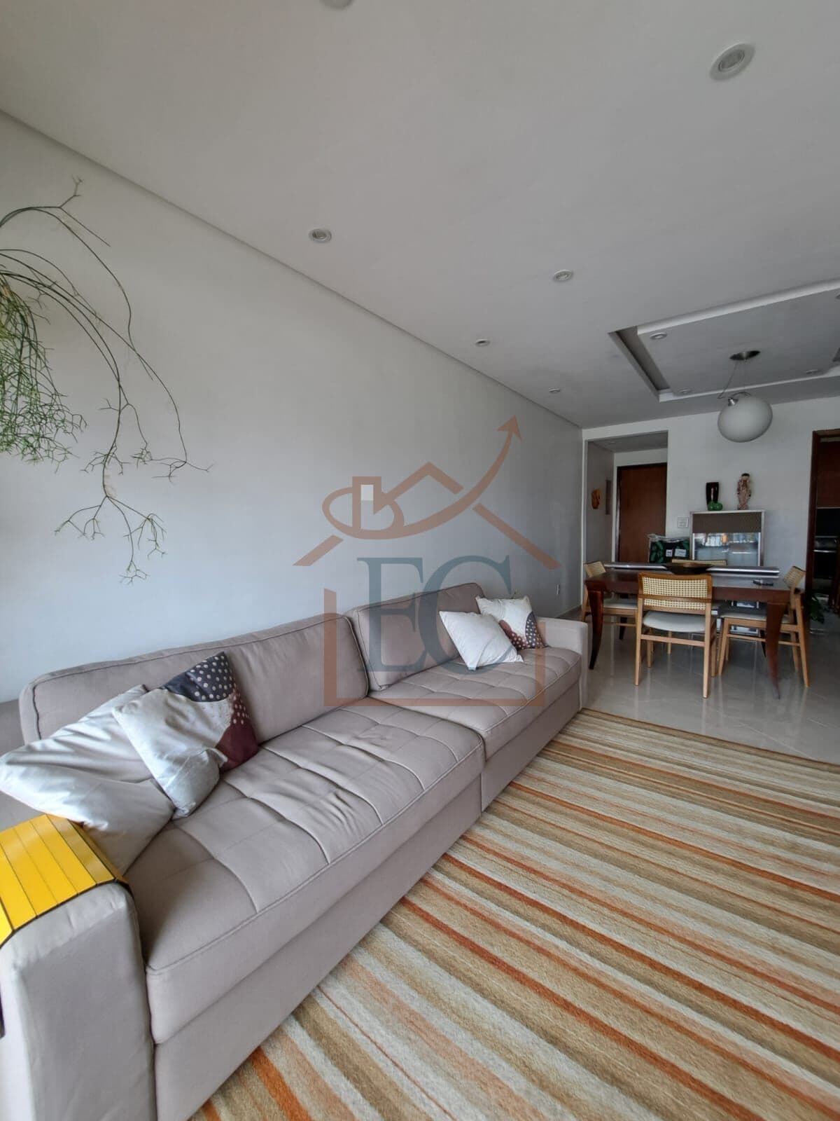 Apartamento de Frente com 3 Dormitórios, 3 Vagas e Excelente Iluminação Natural – Amplo e Bem Localizado