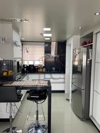 Porteira Fechada | 128m² | 3 Suítes | Ar em Todos Ambientes | Terraço Gourmet