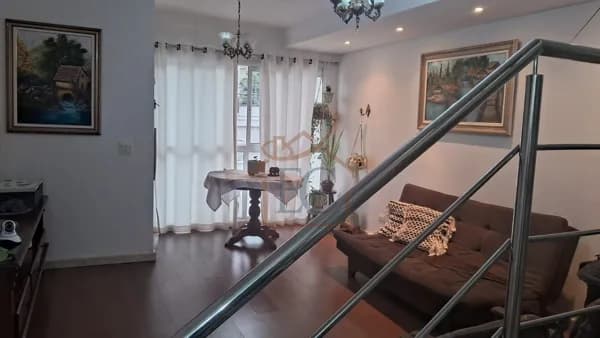 Sobrado moderno com 3 suítes e energia solar na Vila Assunção