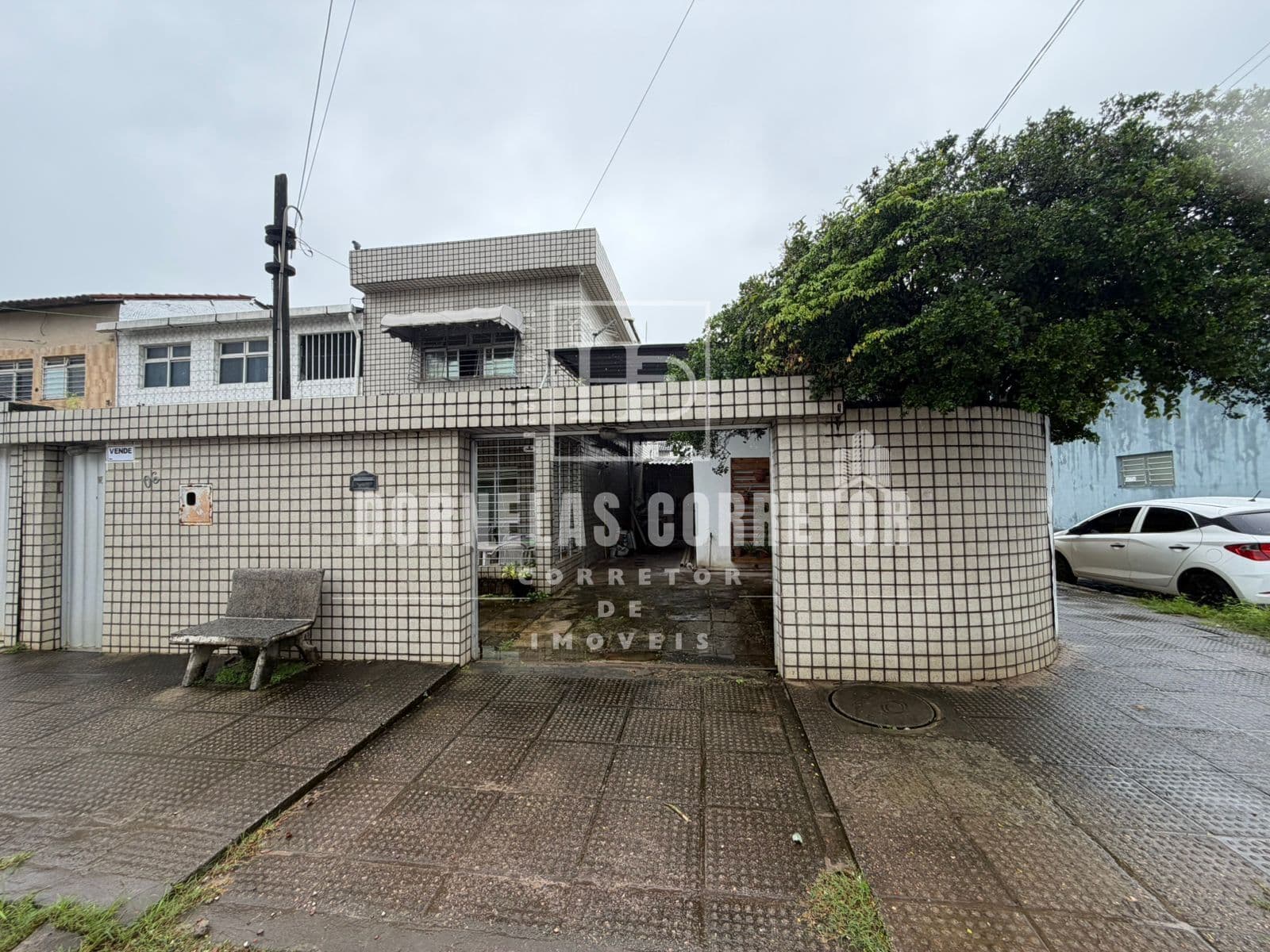 🏡 Casa com 2 Pavimentos e 4 Pontos Comerciais à Venda R$ 600 Mil