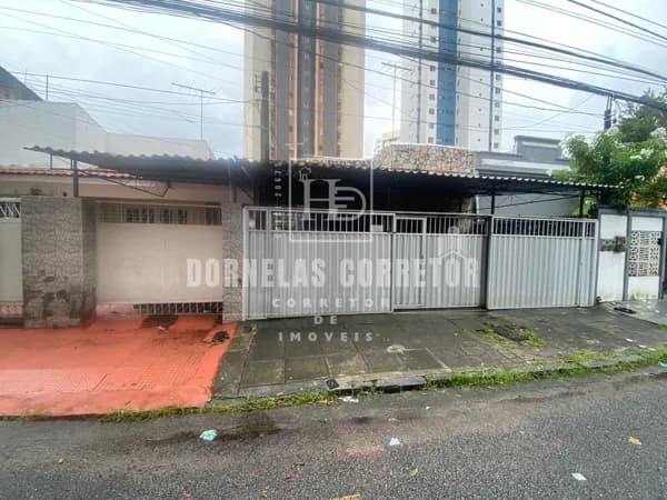 🏡 Casa Exclusiva no Espinheiro com 4 Quartos e 2 Suítes