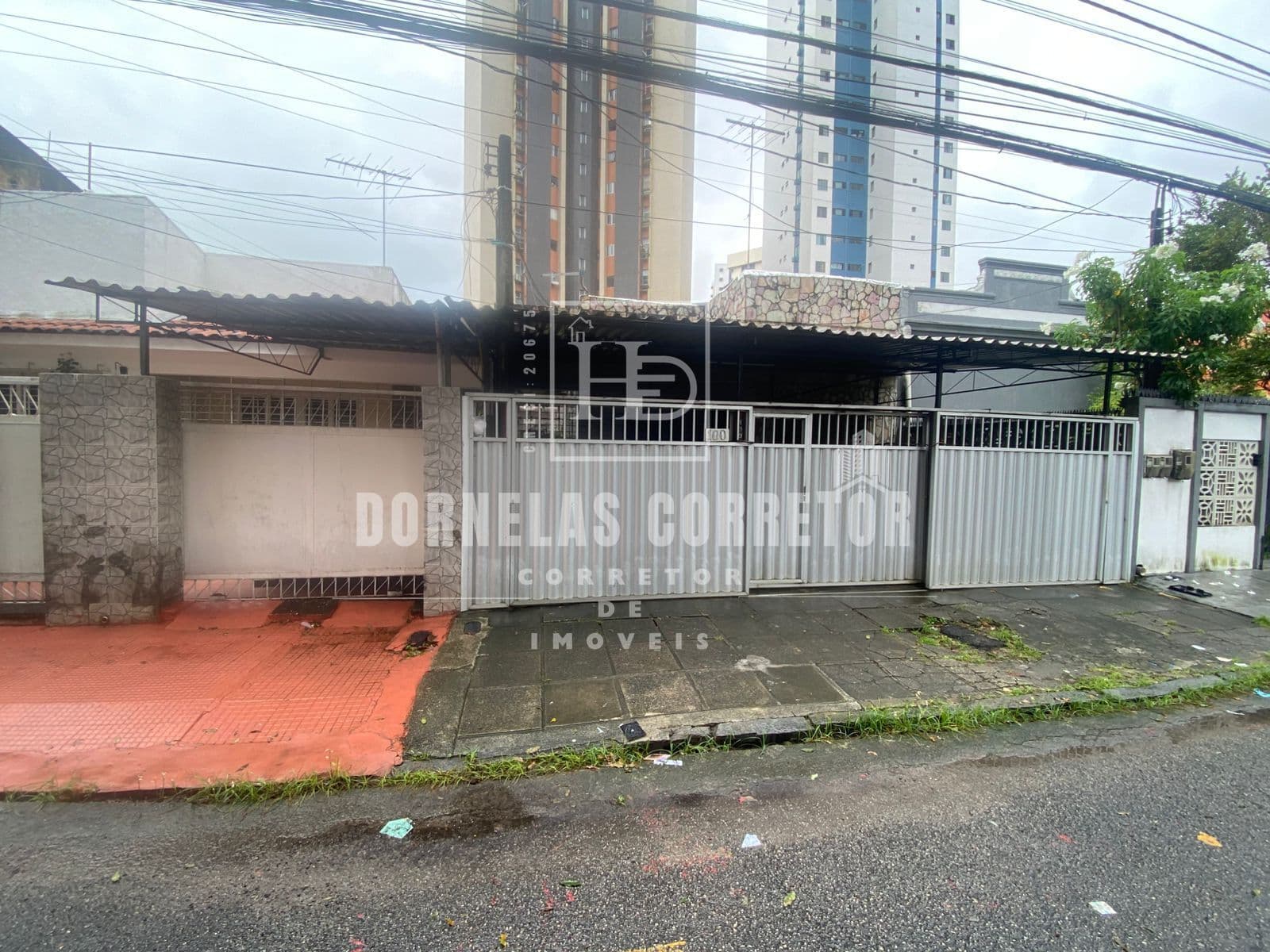 🏡 Casa Exclusiva no Espinheiro com 4 Quartos e 2 Suítes