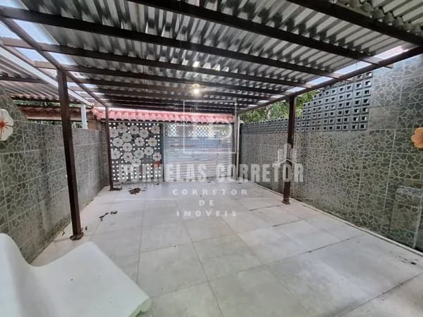 Casa a a venda em rio doce Olinda quadra do mar. 4qtos 2sts quintal 2vgs
