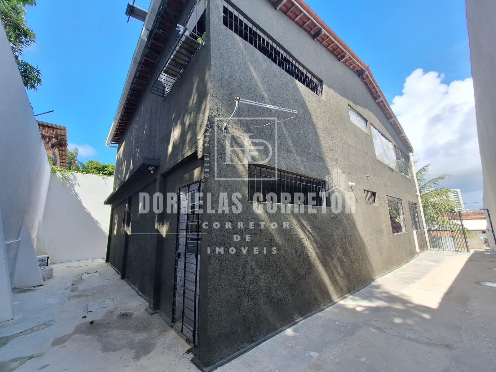 Casa em Olinda casa caiada térrea e 1ºandar 7vgs 6qtos 2sts quintal port. aut. há 3min. shop. pátteo