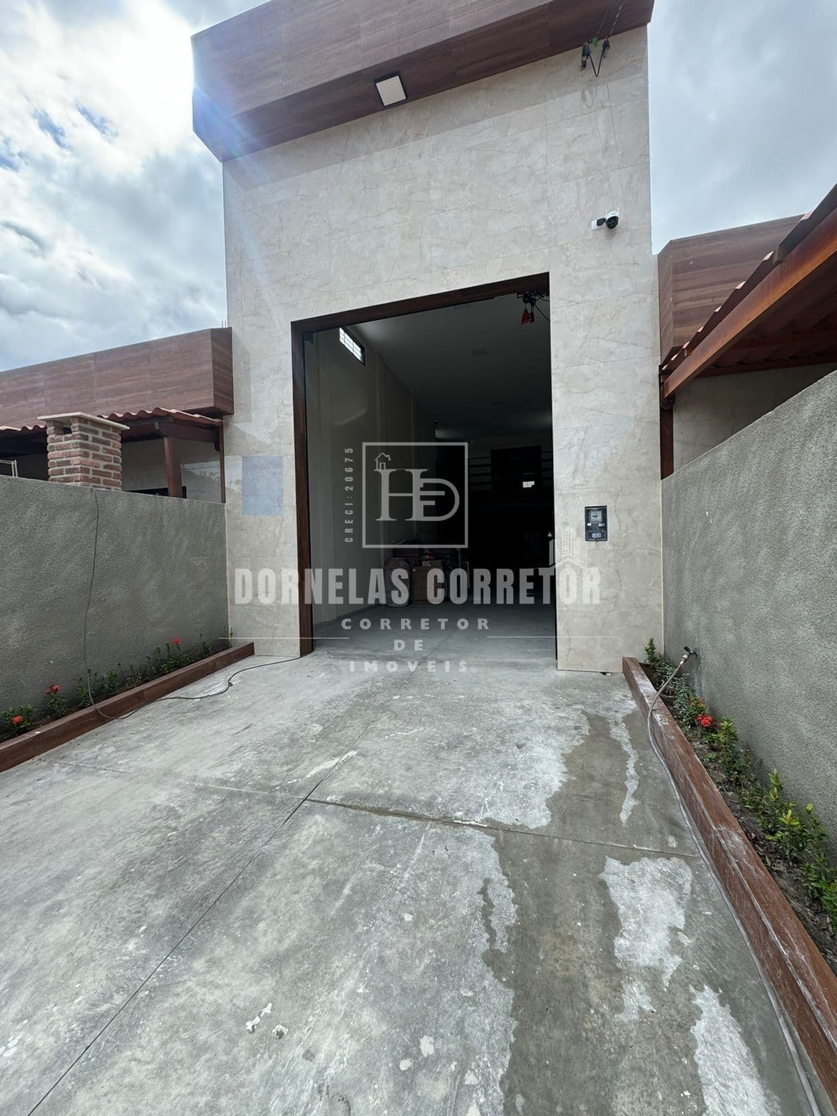 Galpão Comercial em Pau Amarelo PE, terreno 5x30, 180m², 1vg, 2wcs, mesanino.