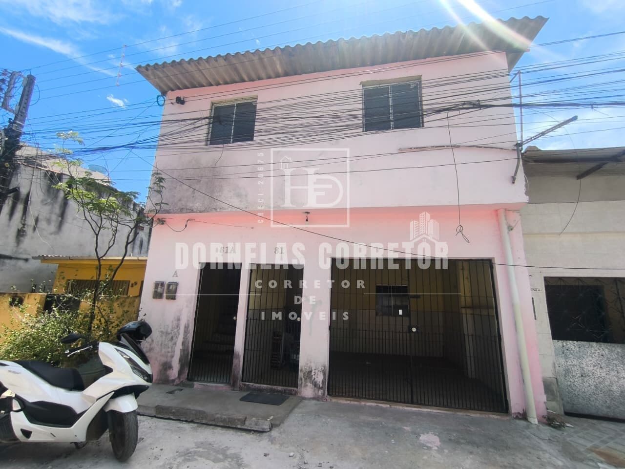 Duas Casas em Paratibe | 5 Quartos, 2 Vagas de Garagem, Varanda.