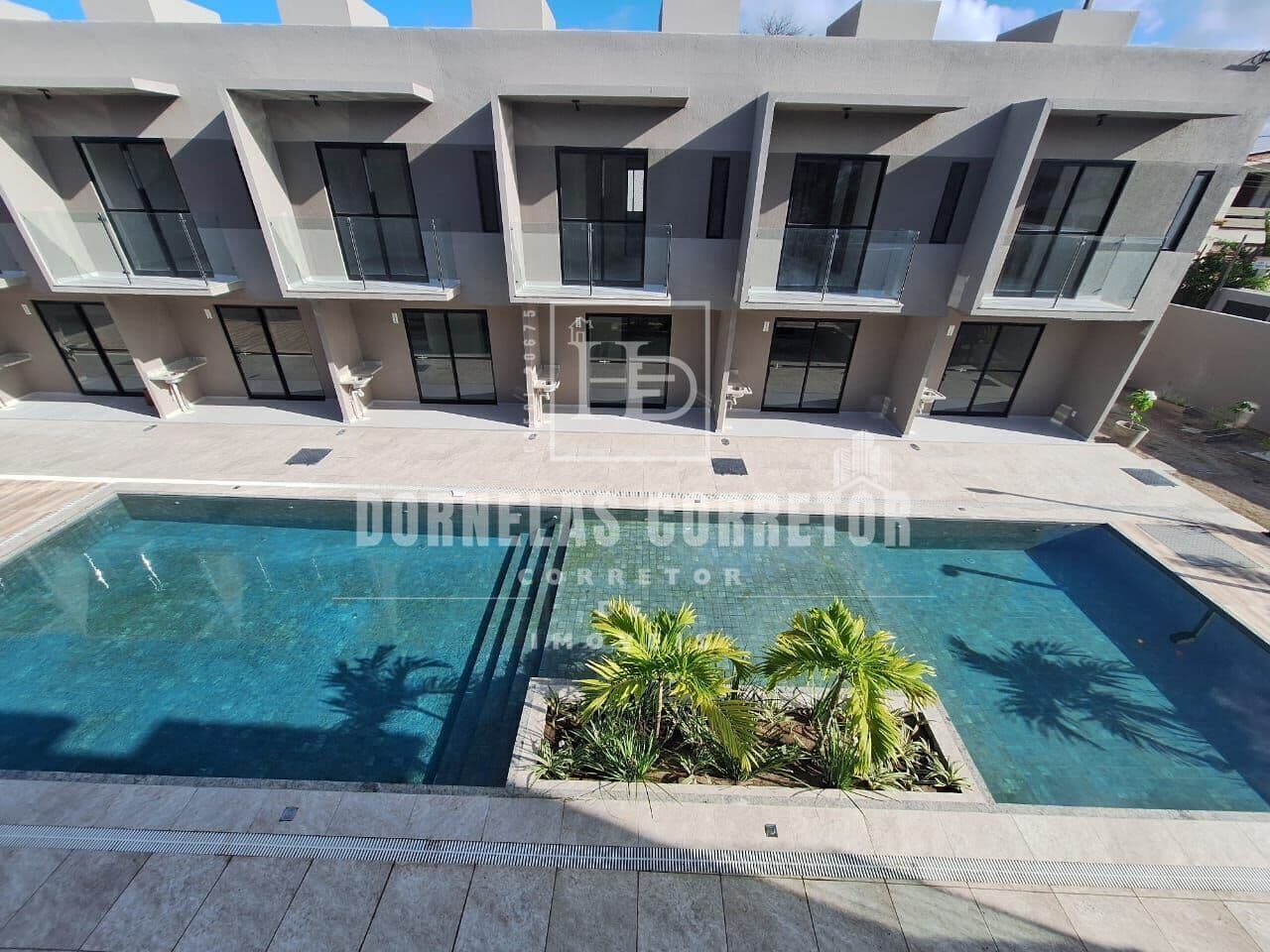 Casa Duplex no bairro do forte em itamaracá beira mar c/2 e 3 qtos 3piscinas 1vg financia