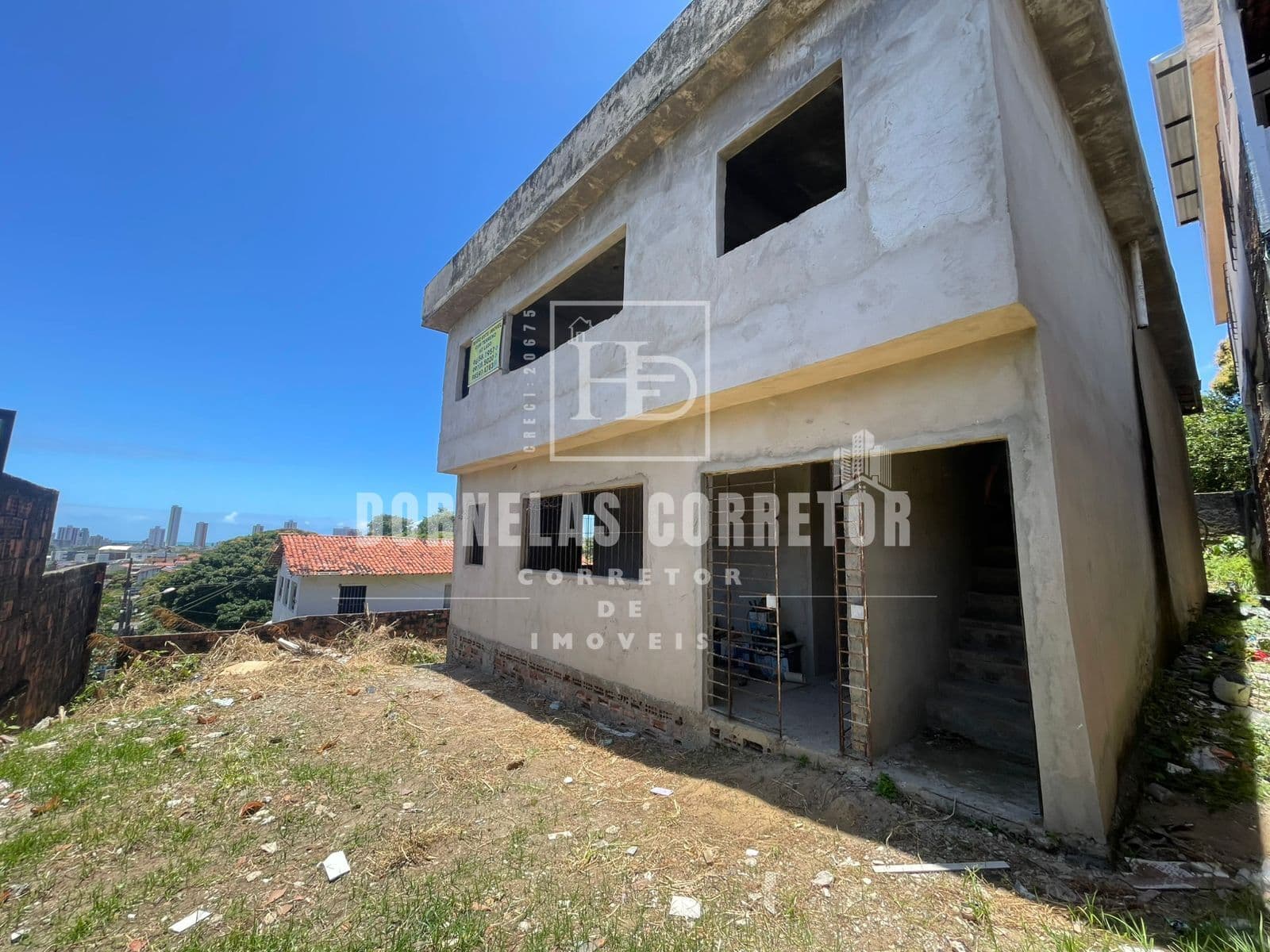 Terreno 20x50 com 2 Casas e 145m² de Área Construída