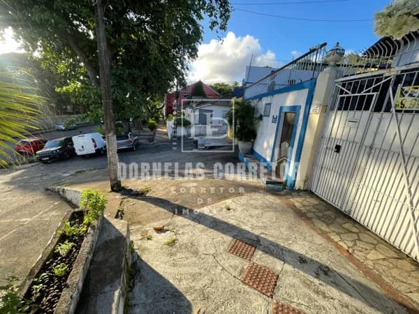Imperdível! Casa no Bonfim – Localização Privilegiada no Carnaval de Olinda