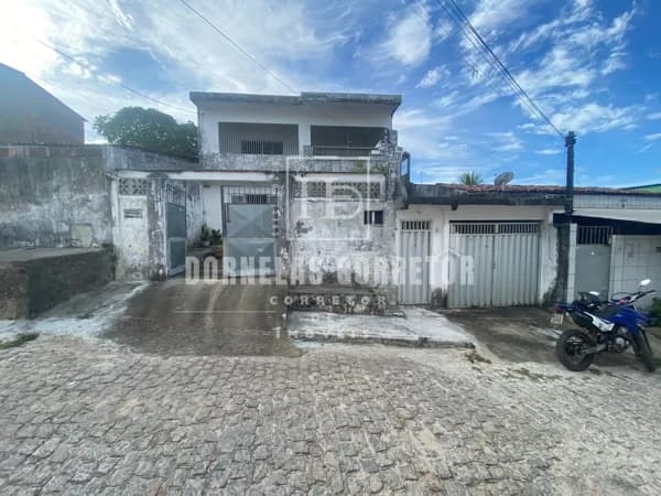 💎🏠 Mais Espaço para Sua Família – Casa Térreo e 1º Andar em Excelente Localização!