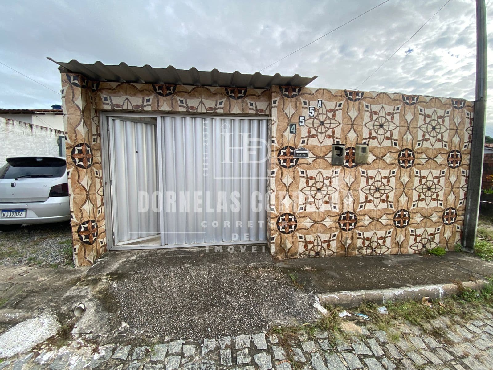 Casa em Cortegada | 2 Quartos, 2 Vagas de Garagem Coberta, Terraço, Quintal.