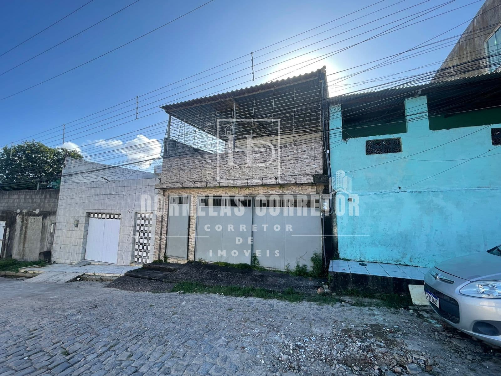 3 QUARTOS COM SUÍTE EM OURO PRETO, RUA CALÇADA E GARAGEM PARA 2 CARROS, ACEITA FINANC.