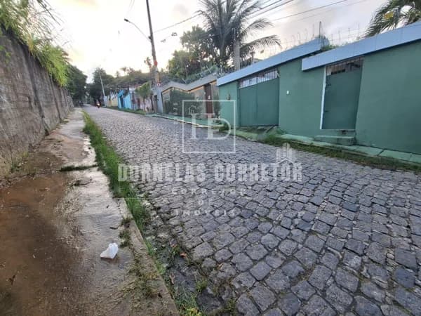 Casa em Olinda Carmo vizinho alto da sé e dogão 2qtos 2vgs quintal escriturada