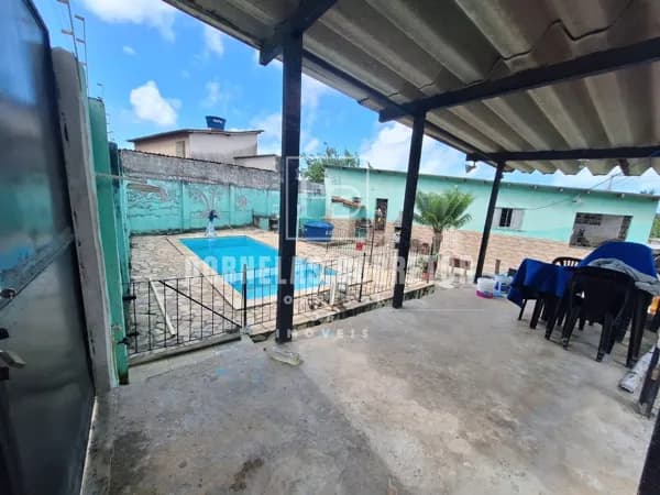 Casa e terreno c/piscina de esquina a venda 4qtos 1st c/hidro 4vagas há 2min. pe 22