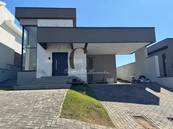 Casa térrea à venda com 3 suítes no Figueira Garden, em Atibaia