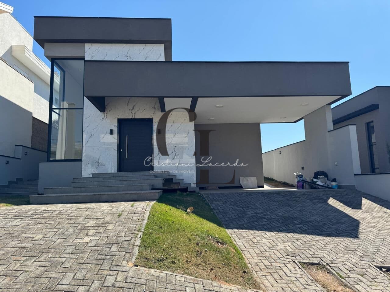 Casa térrea à venda com 3 suítes no Figueira Garden, em Atibaia