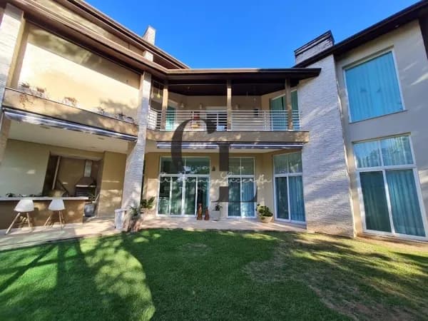 Casa em condomínio à venda com 3 suítes e 7 vagas na Serra da Cantareira