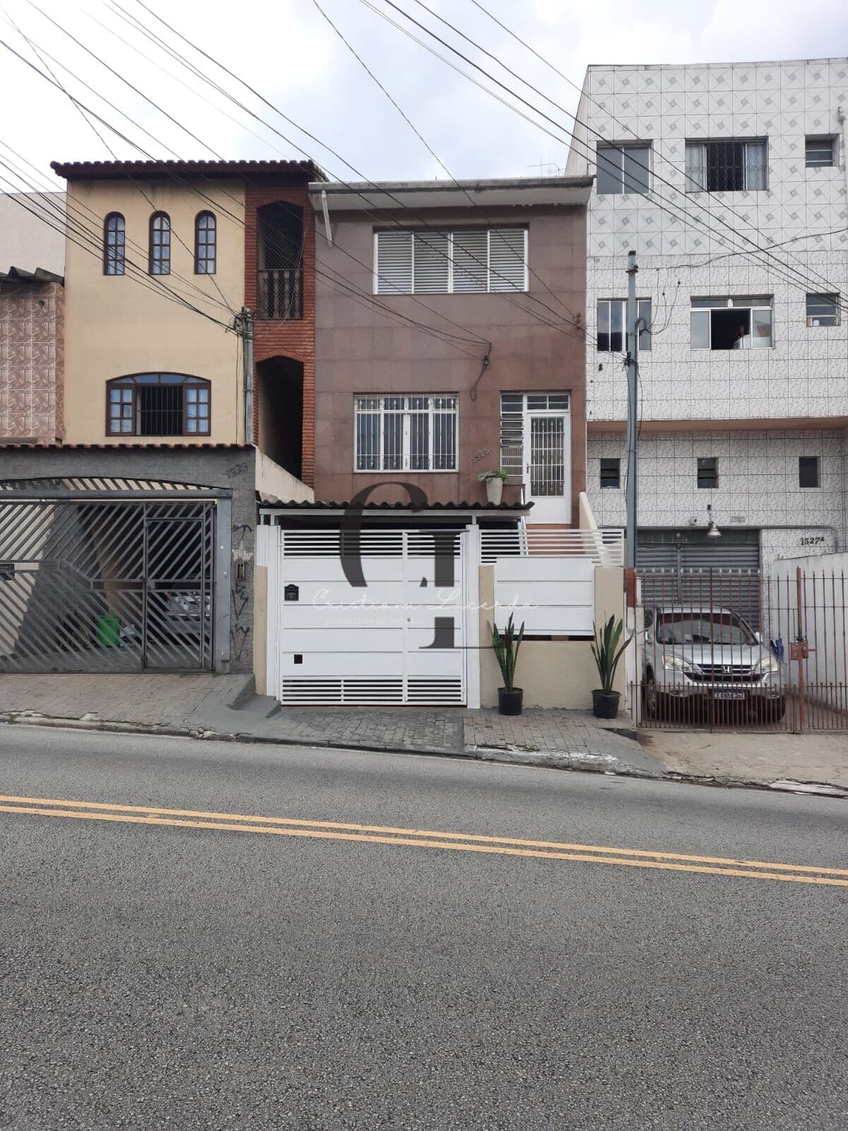 Sobrado à venda com 2 quartos e 2 vagas na Vila Mazzei