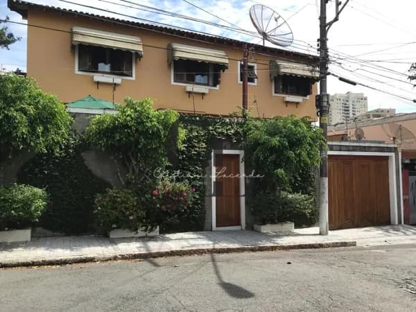 Sobrado à venda na Água Fria com 3 dormitórios e 3 vagas