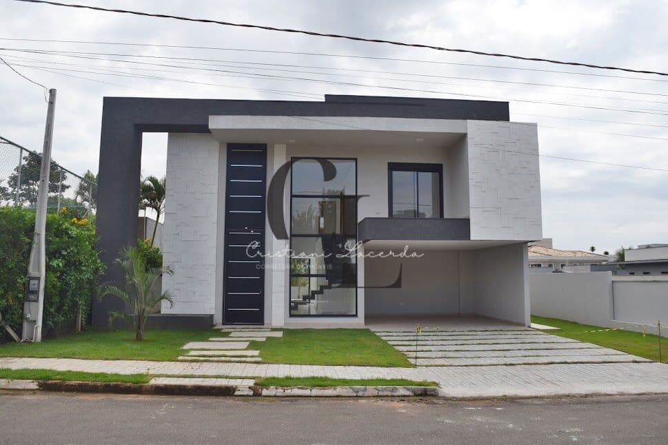 Sobrado à venda com 4 suítes no Shamballa II