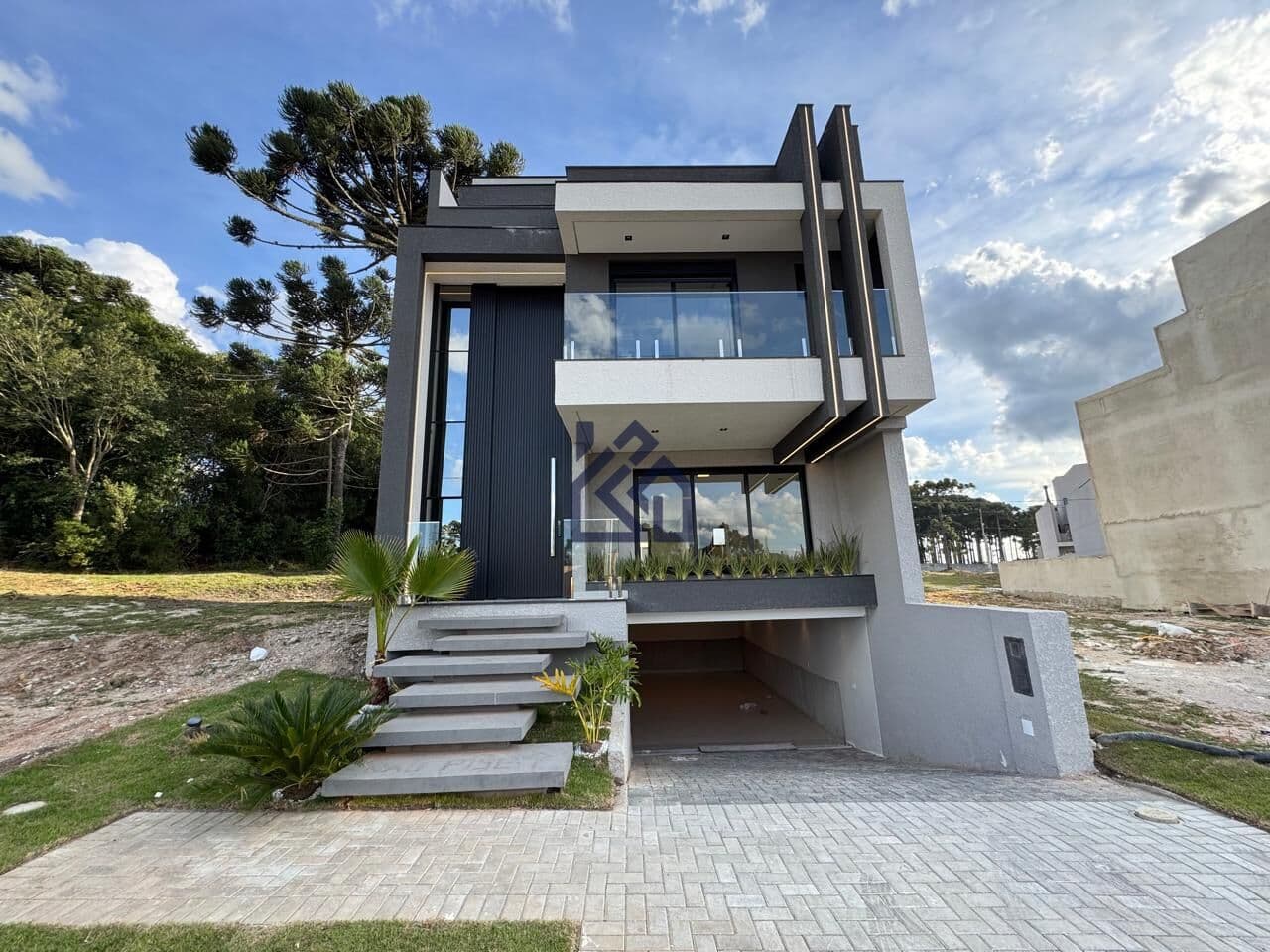 Triplex em condomínio - Costeira