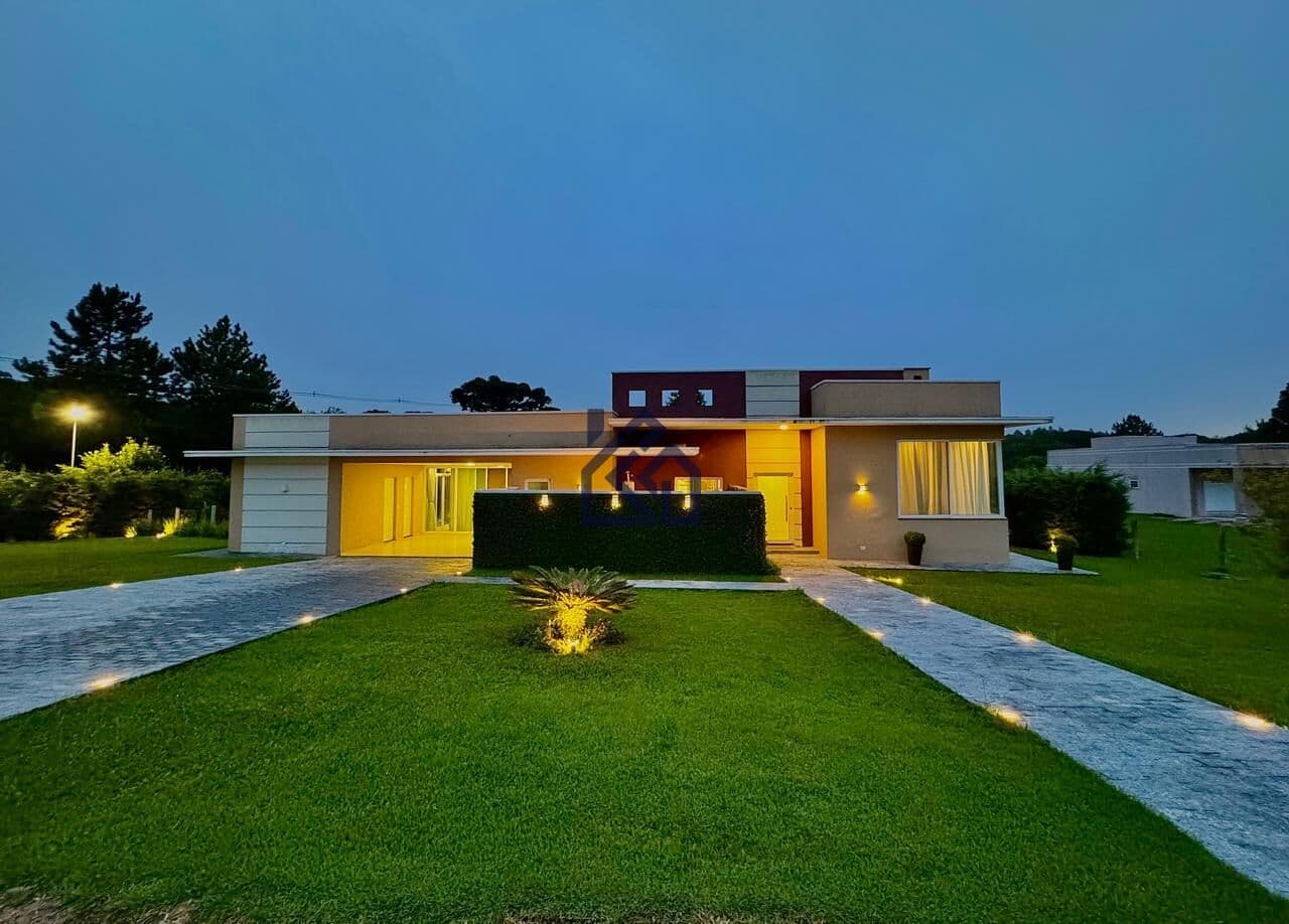 Casa Alto Padrão em Condomínio Fechado - Campo Largo da Roseira