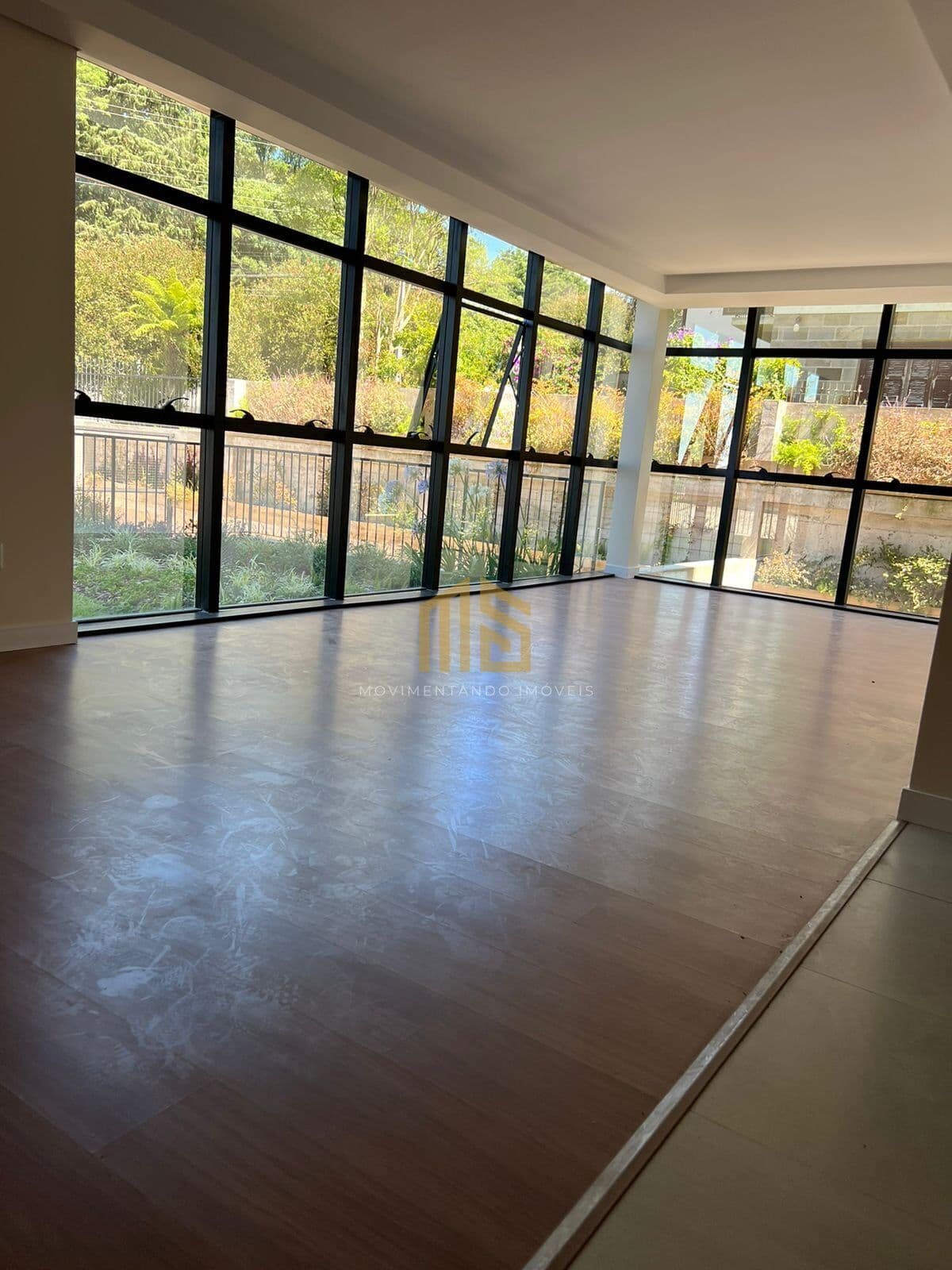 Apartamento com 02 suítes em Canela
