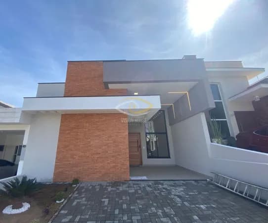 Casa Condomínio- Alto Padrão