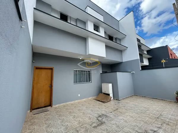 Sobrado Wanel Ville
