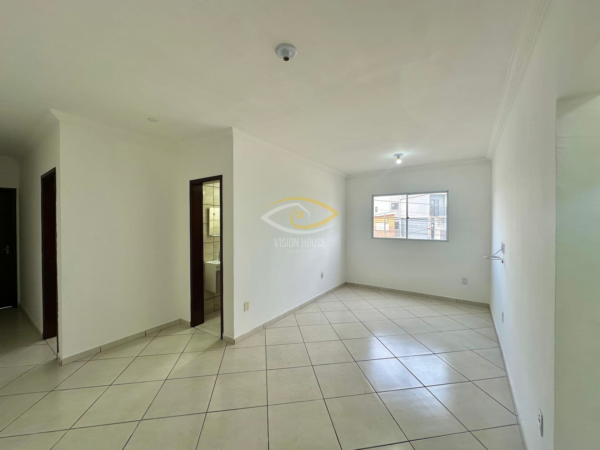 Apartamento enorme com suite e 2 sacada