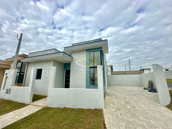 Casa Térrea muita espaçosa com possibilidade de personalizar