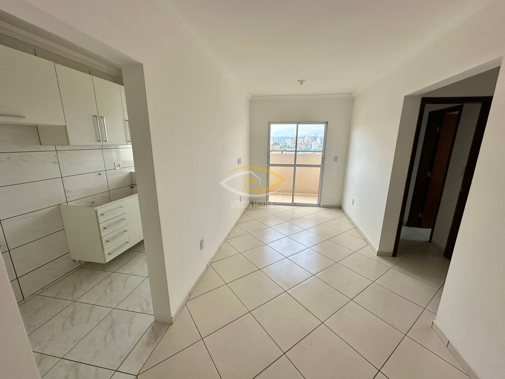 Apartamento com sacada e suite