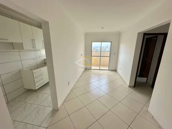 Apartamento com sacada e suite