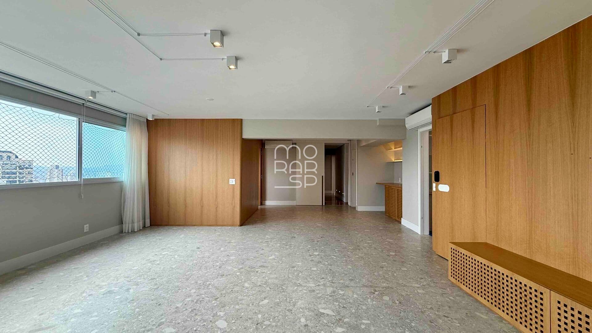 Apartamento de 167m2 em Santa Cecília, living para 3 ambientes, escritório, 3 dormitórios sendo 1 suíte, 2 vagas e lazer completo.
