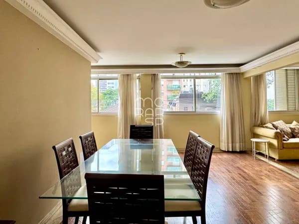 Apartamento para reformar na parte plana do Jardins