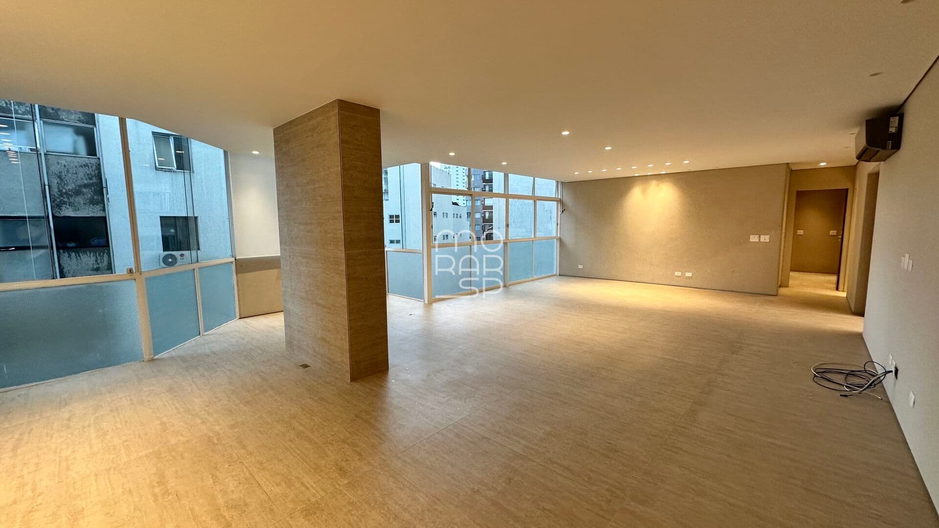 Apartamento reformado localização cobiçada. Paredes com textura fugê.