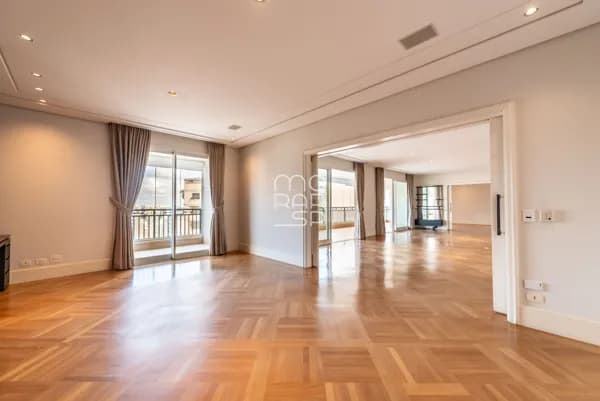 Apartamento de 502m2 no Jardim América com 6 salas, 4 suítes sendo a master com 2 banheiros e 2 closets e 5 vagas.