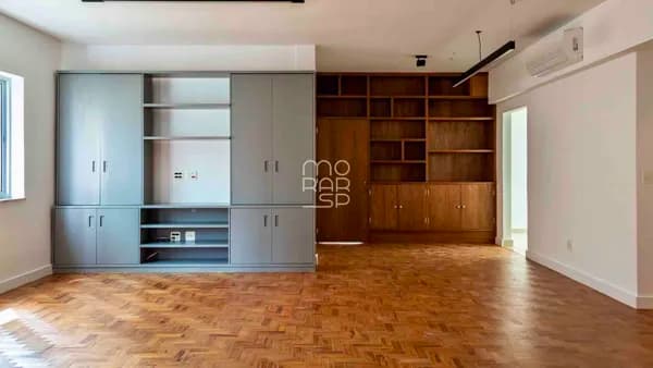 Apartamento reformado com 162m2, 3 salas, 3 dormitórios sendo 1 suíte e 1 vaga de garagem