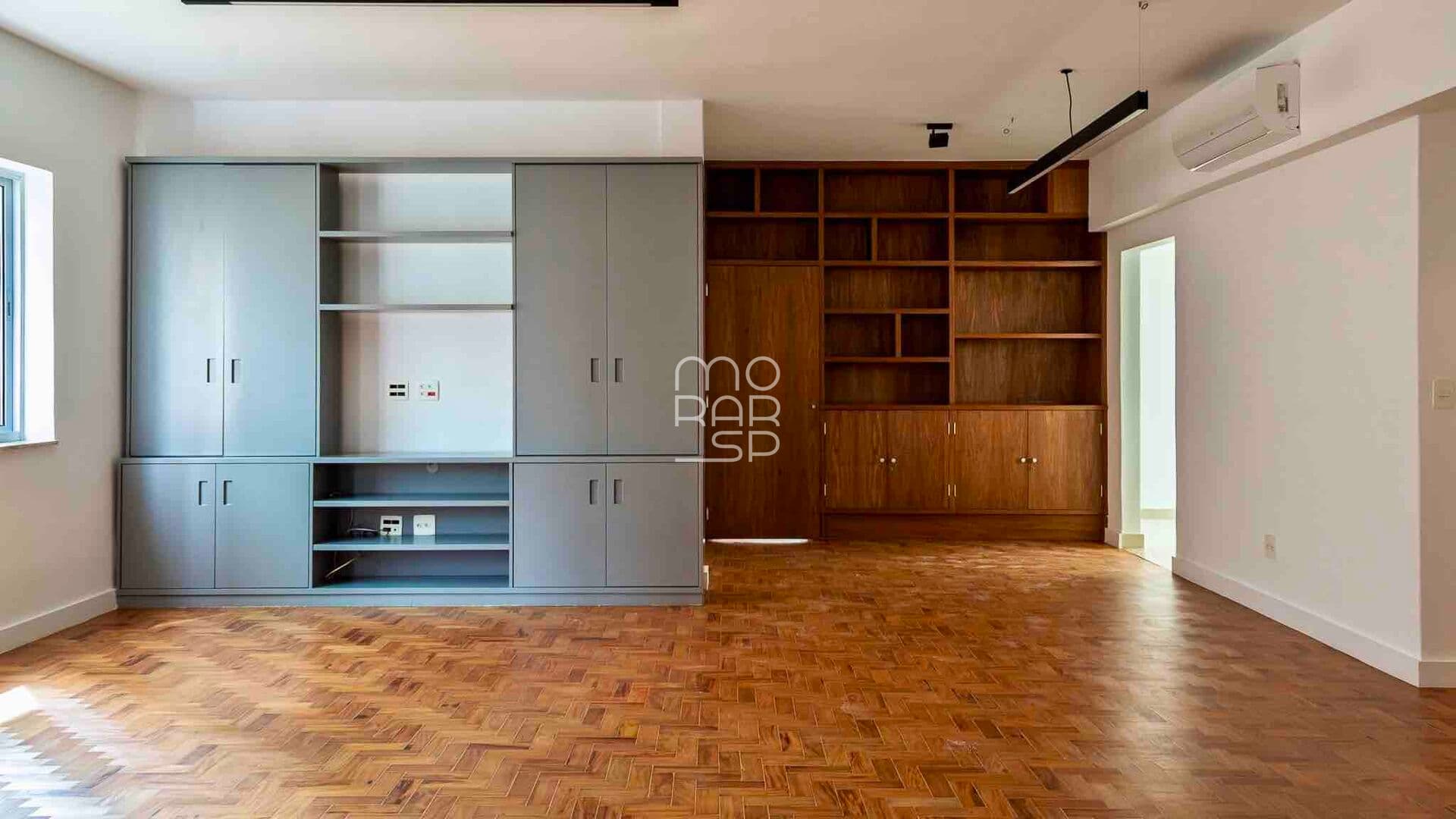 Apartamento reformado com 162m2, 3 salas, 3 dormitórios sendo 1 suíte e 1 vaga de garagem