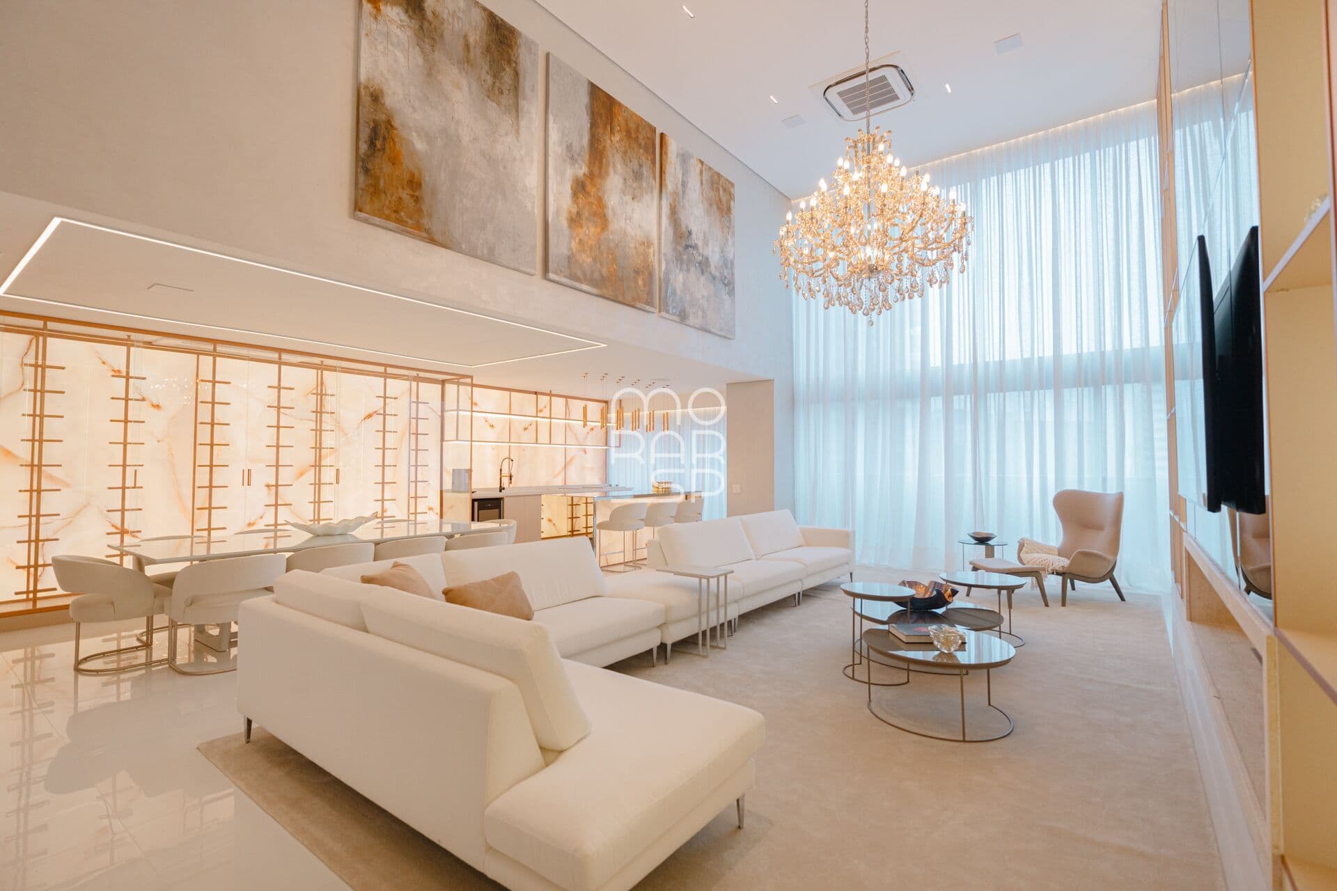 Penthouse nova, reformada e mobiliada em condomínio clube