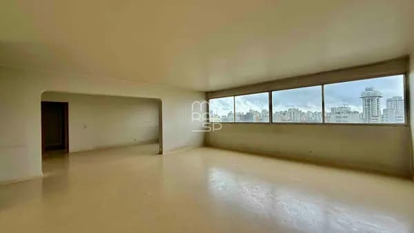 Apartamento de 167m2 em Santa Cecilia com living para 3 ambientes, 3 dormitórios sendo 1 suíte, 3 vagas e lazer completo.