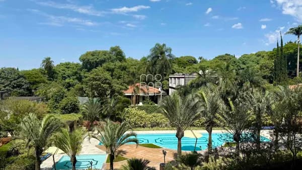 Apartamento Duplex de 256m2 em Alto de Pinheiros com living para 4 ambientes, 4 suítes, 4 vagas, varanda com churrasqueira e lazer completo