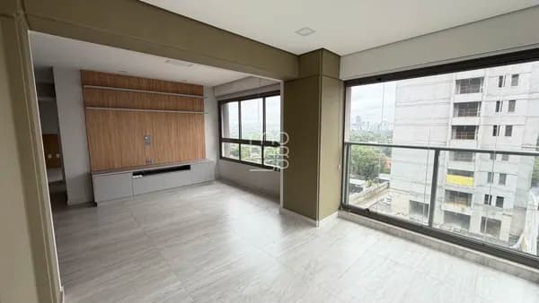 Apartamento de 70 m² com 2 dormitórios, marcenaria completa e andar alto nos Jardins