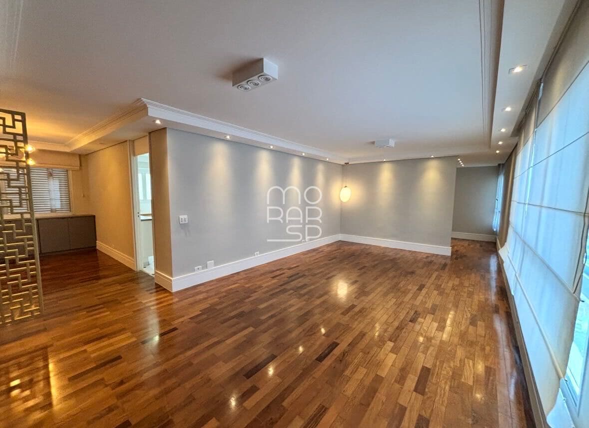 Apartamento com 3 suítes, planta excelente