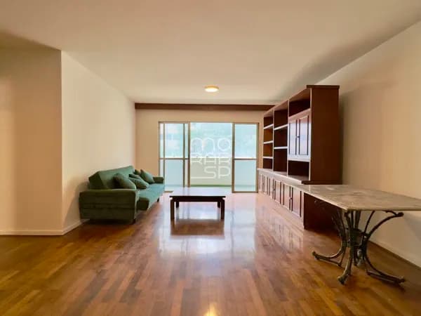 Apartamento original com varanda no coração de Pinheiros