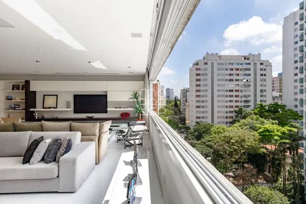 Apartamento de edifício icônico com 586m2 em Higienópolis contendo várias salas, 7 dormitórios sendo 5 suítes e 5 vagas.
