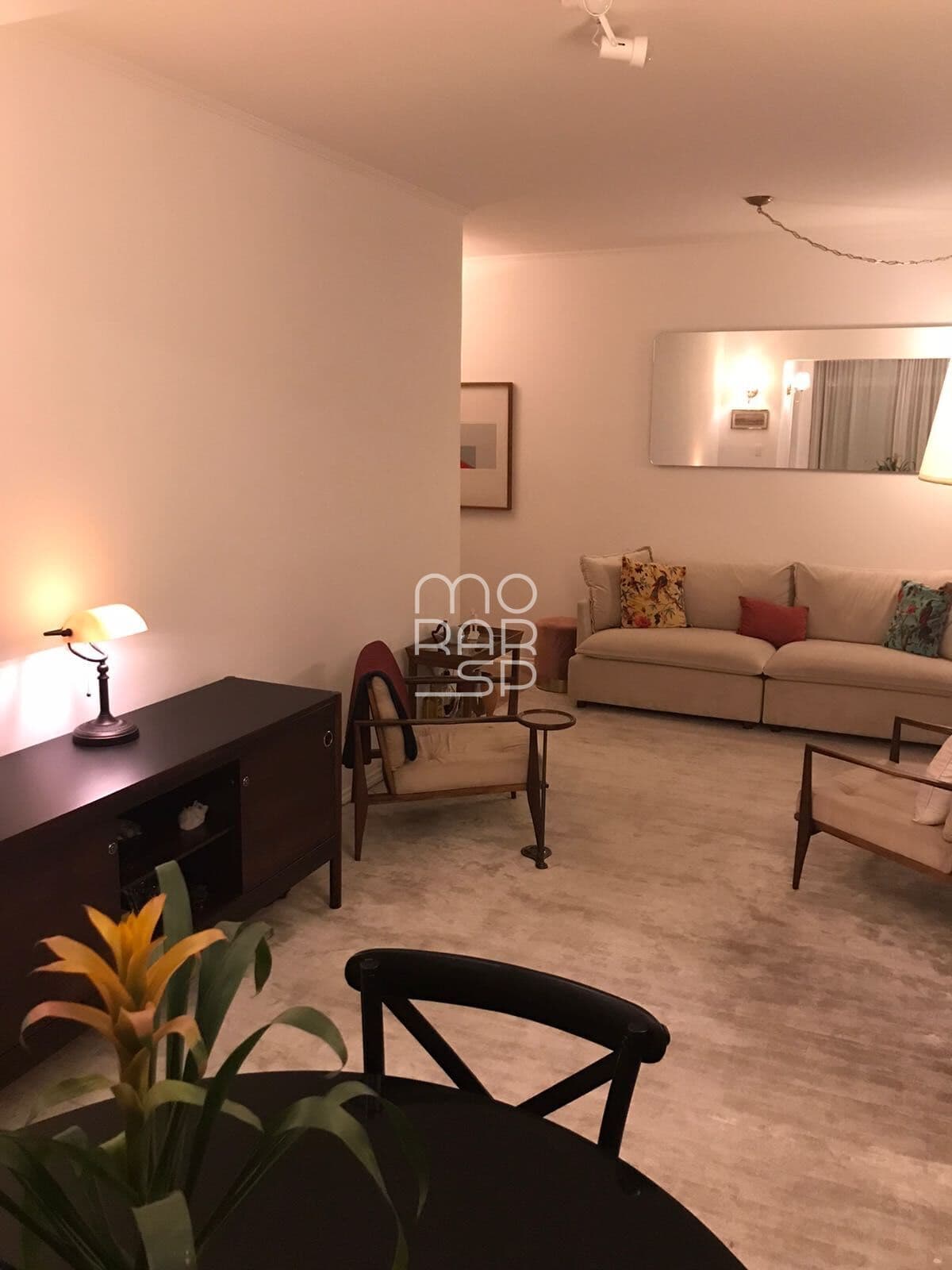 Apartamento reformado e mobiliado | 78 m² | excelente prédio