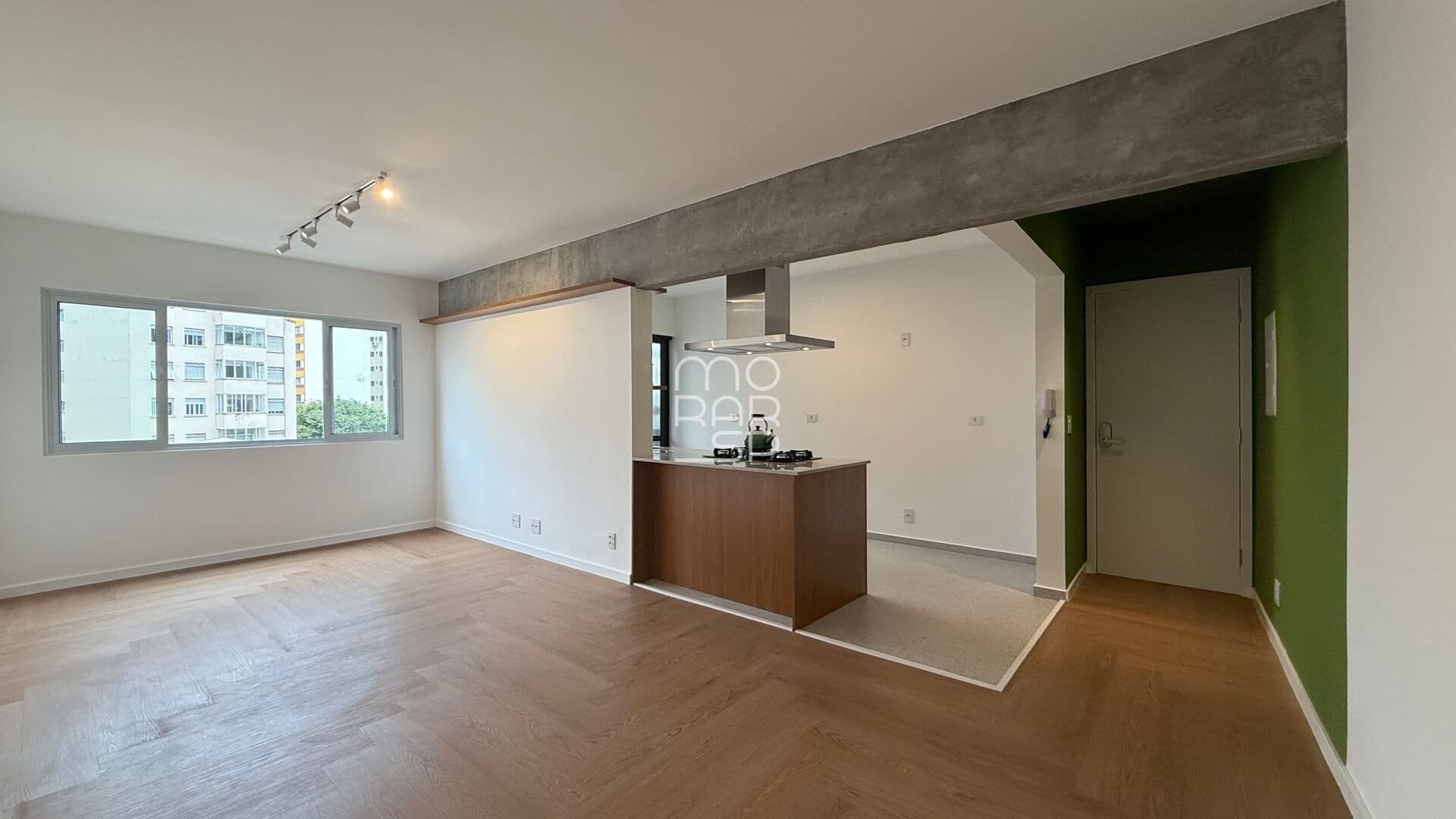 Apartamento reformado de 98m2, sala para 2 ambientes, 2 quartos sendo 1 suíte, cozinha integrada e 1 vaga na Vila Buarque